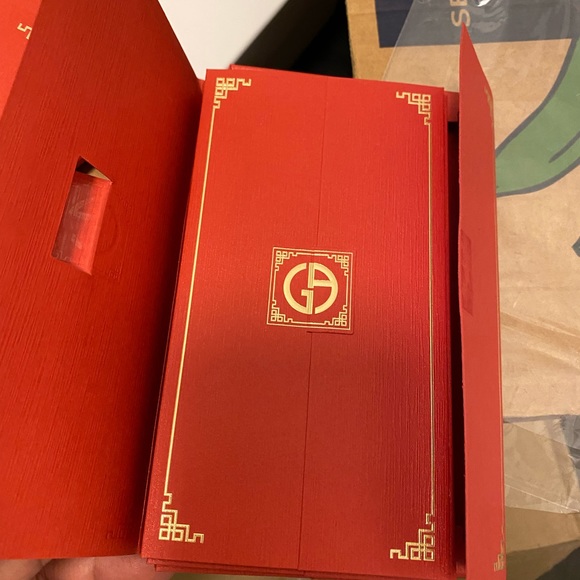 Giorgio Armani red envelope gift - Picture 9 of 9